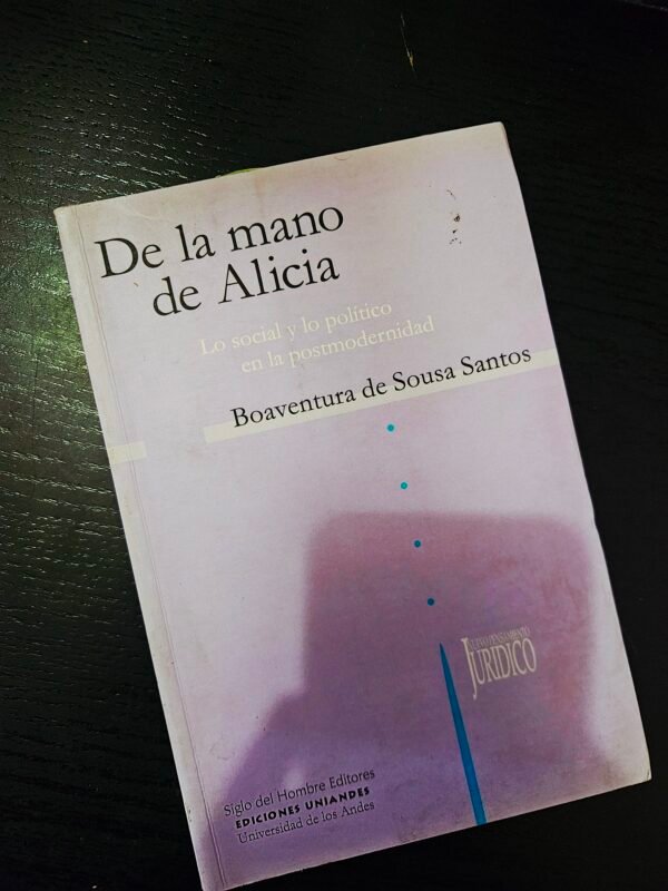 Libro en Español: De la Mano de Alicia