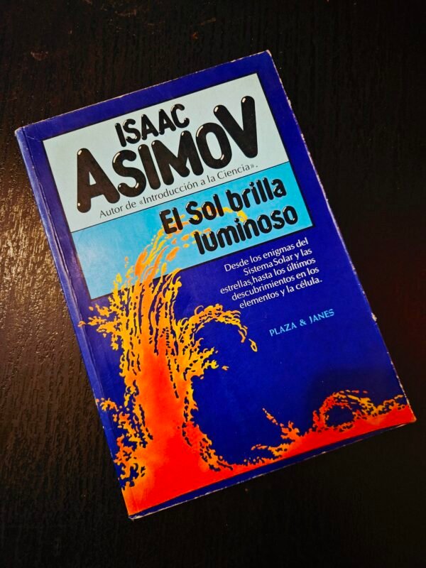 El sol brilla luminoso
