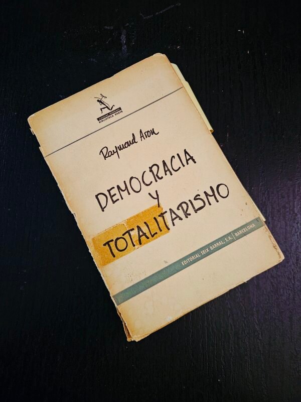 Democracia y totalitarismo