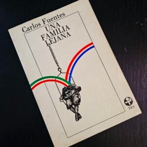 Una familia lejana