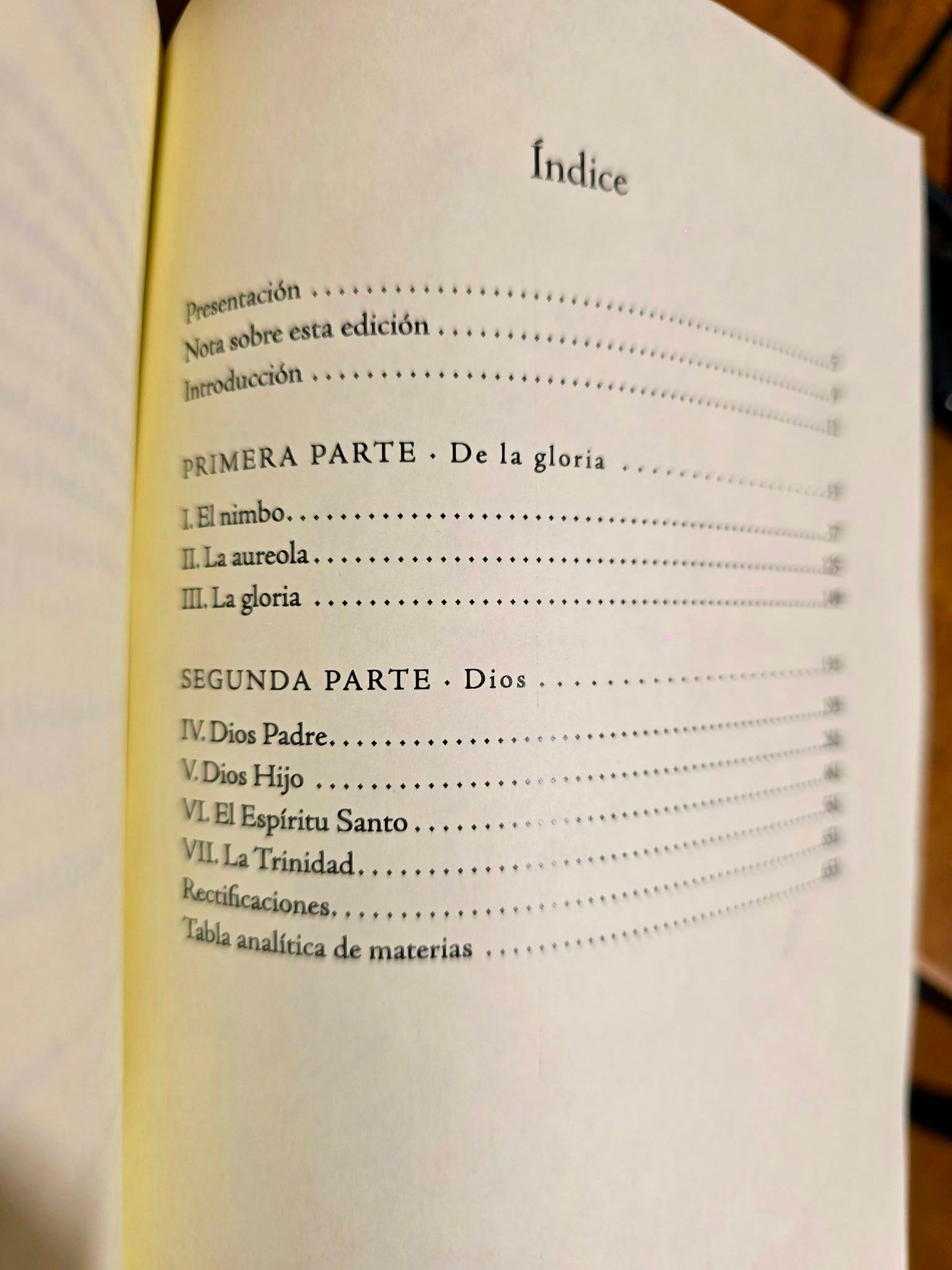Índice de Historia de Dios de Didron: el nimbo, la aureola, la gloria, Dios Padre, Dios Hijo, el Espíritu Santo y la Trinidad