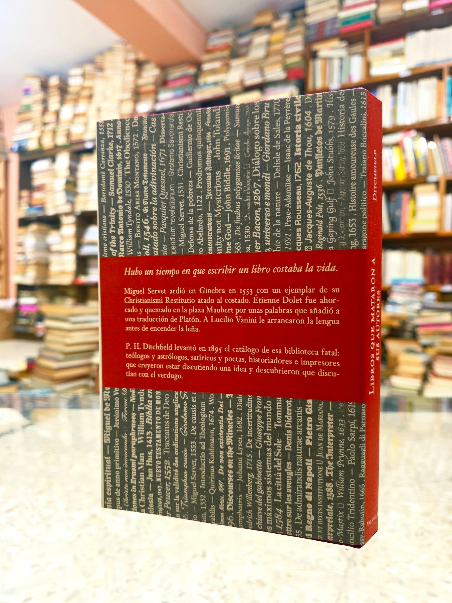 Contraportada de Libros que mataron a sus autores: Miguel Servet, Étienne Dolet y Lucilio Vanini