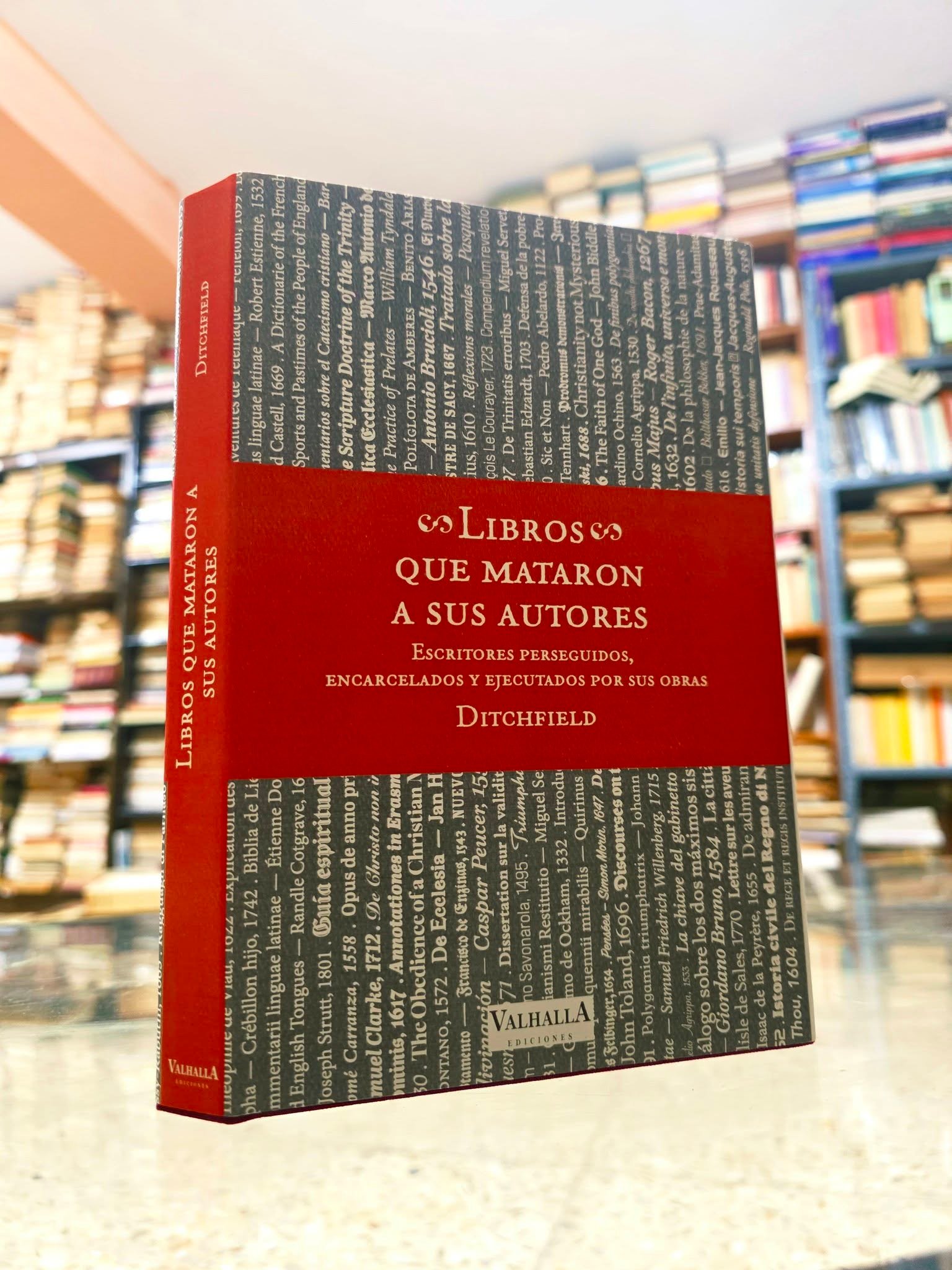Libros que mataron a sus autores de P. H. Ditchfield, pasta blanda, Valhalla Ediciones